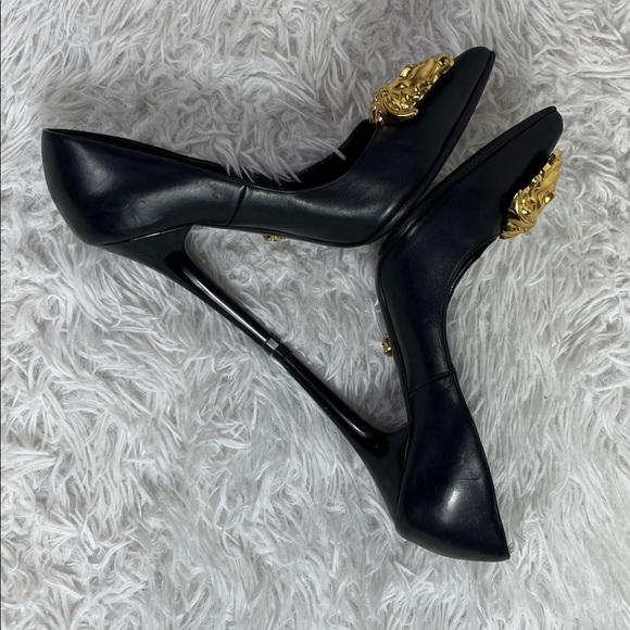 🌹VERSACE MEDUSA HEELS - Picture 5 of 13